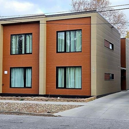 Kcm Mikros Smart Apartments 2 克里夫兰 外观 照片