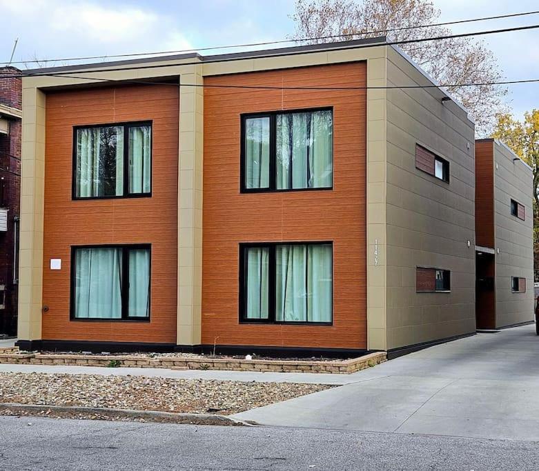 Kcm Mikros Smart Apartments 2 克里夫兰 外观 照片
