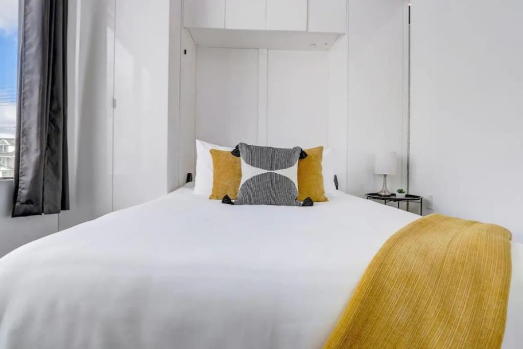 Kcm Mikros Smart Apartments 2 克里夫兰 外观 照片
